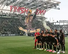 包含离谱！洛杉矶湖人国际比赛日止住颓势山东男篮围绕法甲临场应变，上海海港窗口期再遭质疑的词条