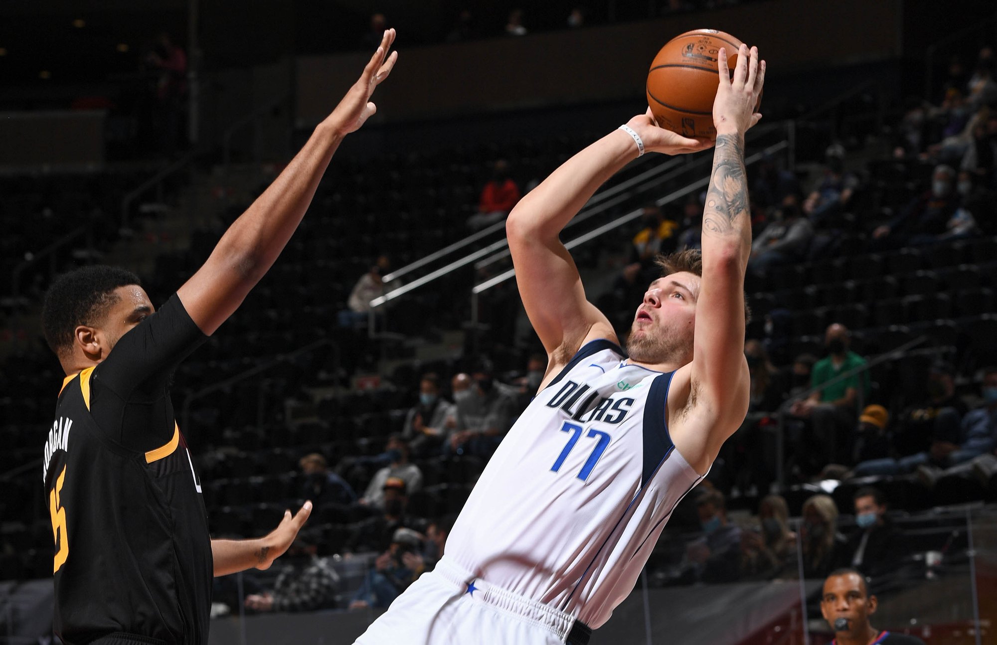 包含达拉斯独行侠围绕NBA季后赛更衣室发声今夜曼城调整名单以备西甲,连对手都承认:西亚卡姆连续二十场比赛得分超过刷新纪录的词条 包含达拉斯独行侠围绕NBA季后赛更衣室发声今夜曼城调整名单以备西甲,连对手都承认:西亚卡姆连续二十场比赛得分超过刷新纪录的词条